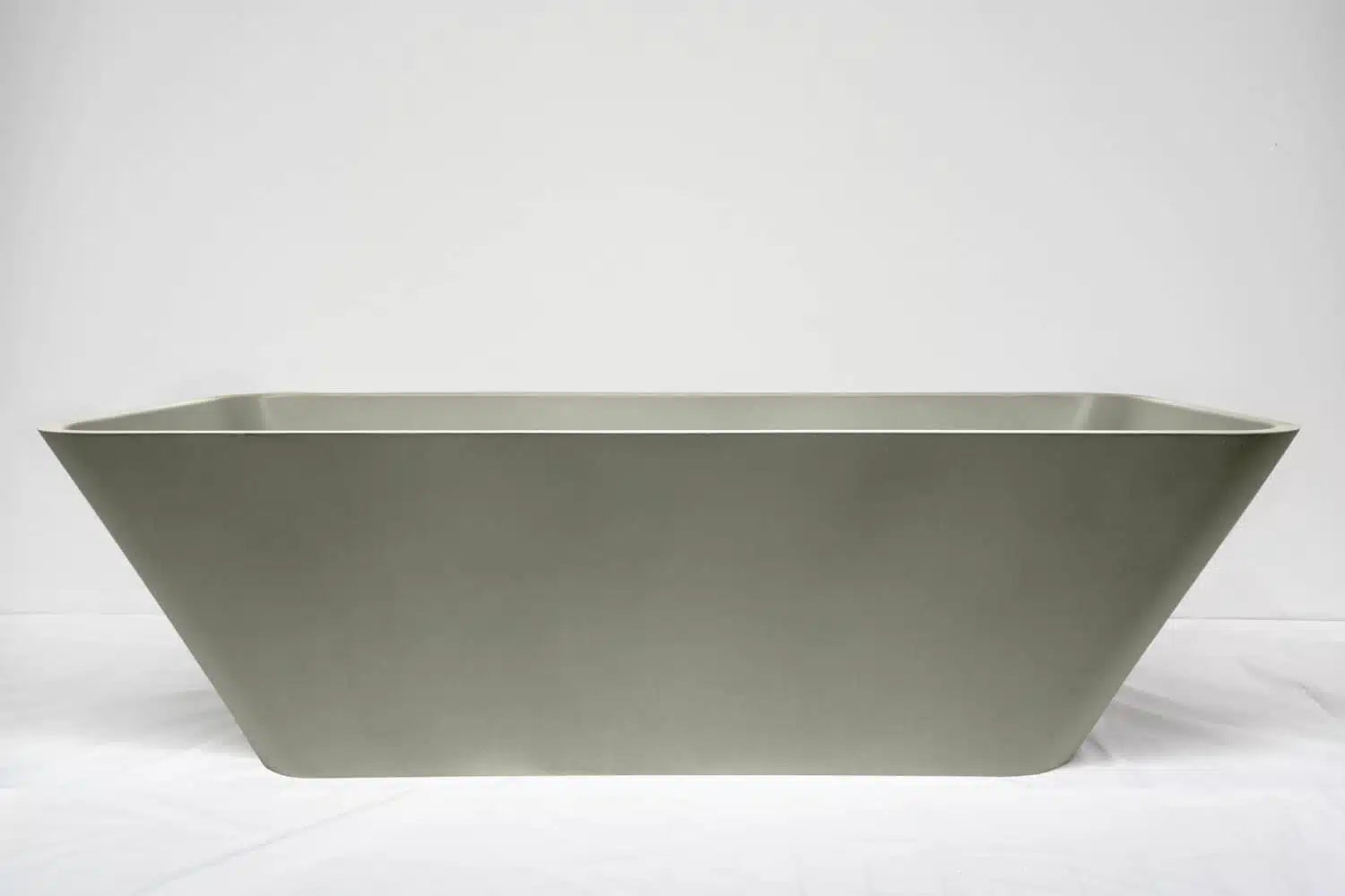 Luta Concrete Bath - 1700x750x500mm Gumleaf