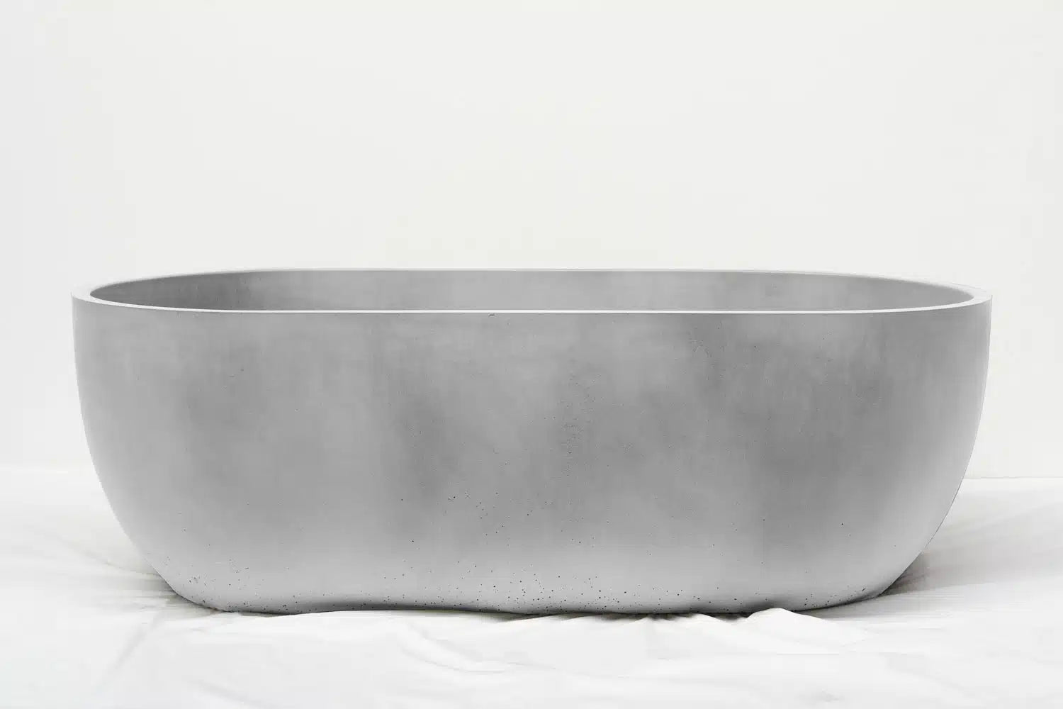 Yakt Concrete Bath - 1750x750x500mm Silver