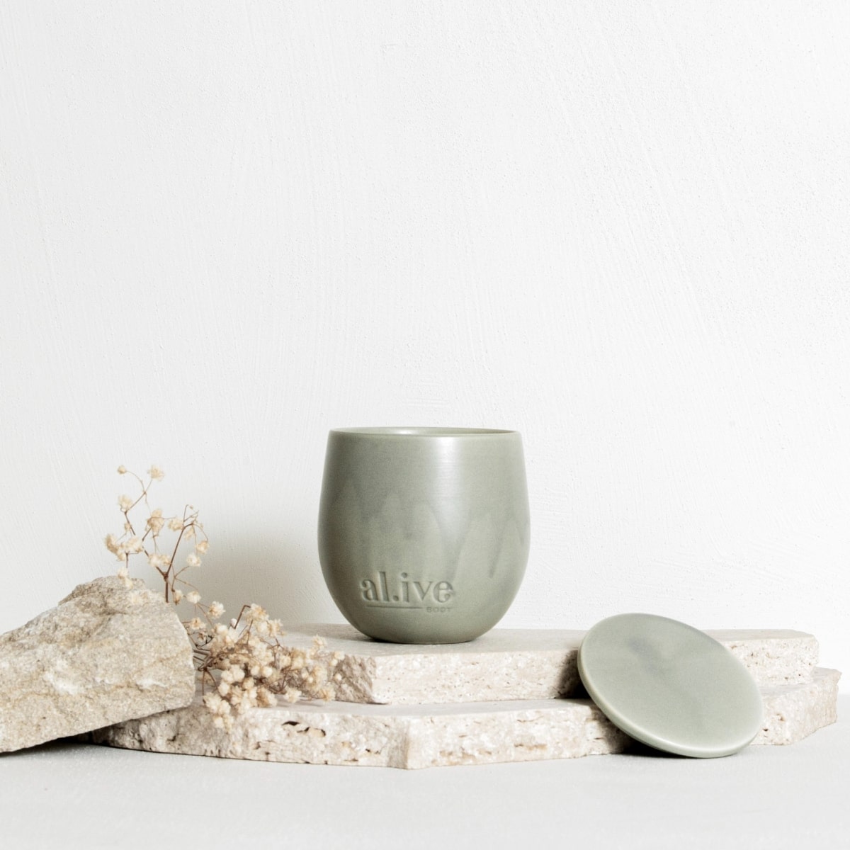 al.ive Soy Candle - Blackcurrent & Caribbean Wood