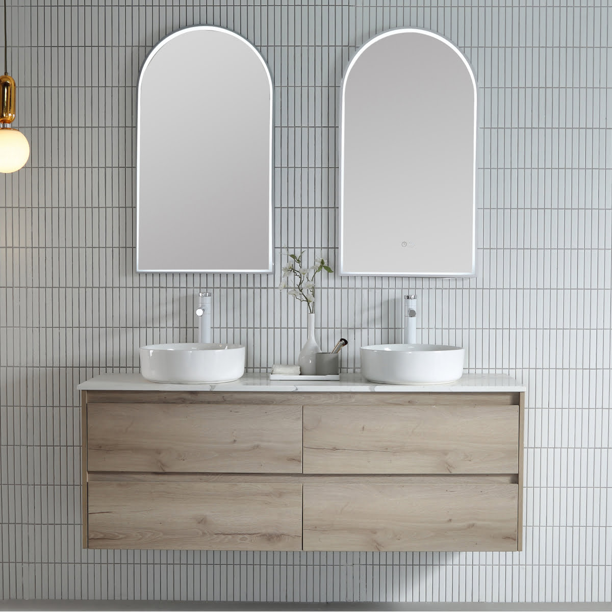 Arch - LED Mirror with Touch Sensor & Demister Pad
500x900x31mm